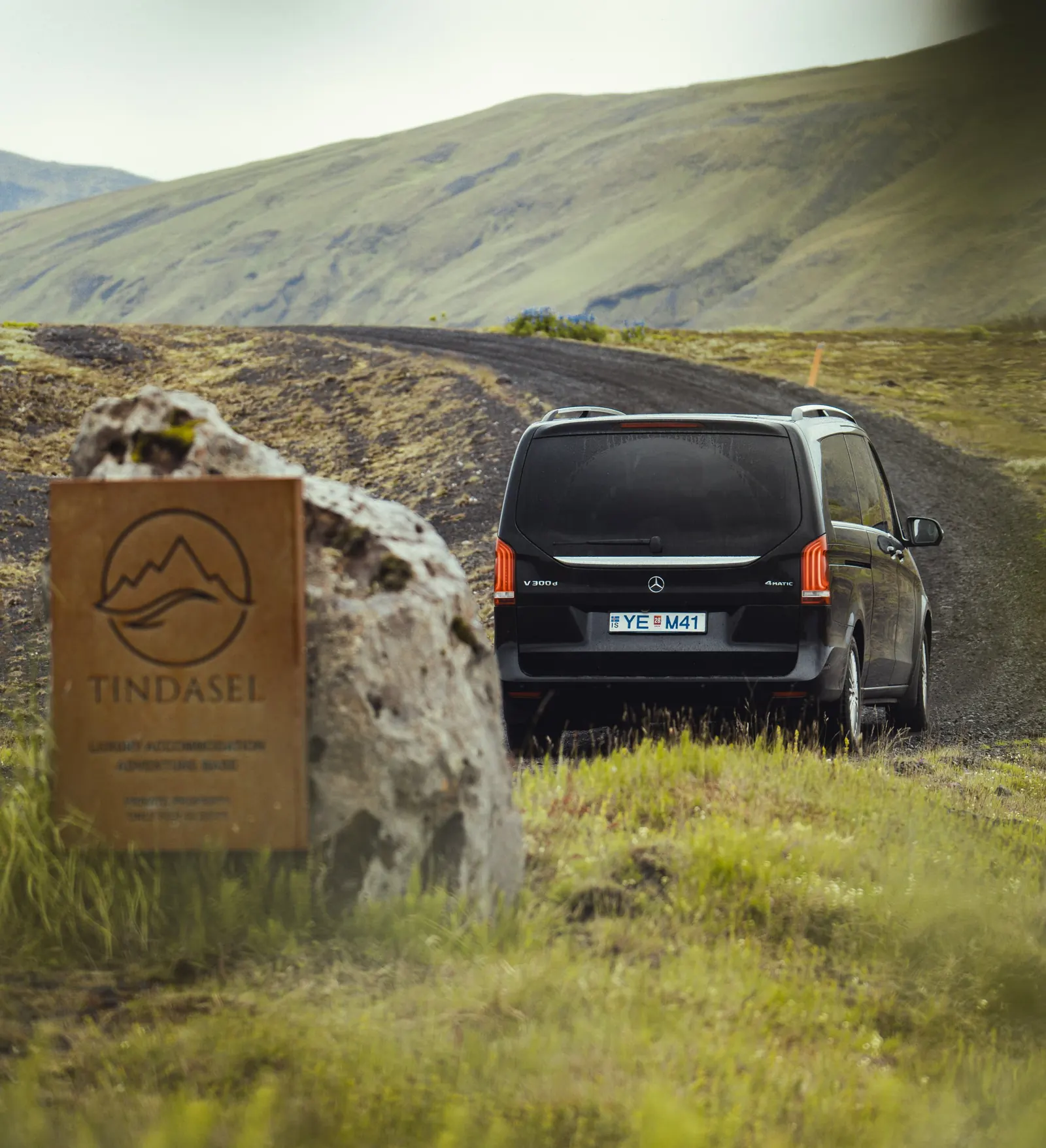A Tindasel private transfer arriving at the lodge